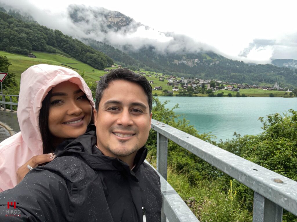 ruta de creativos caminando por suiza