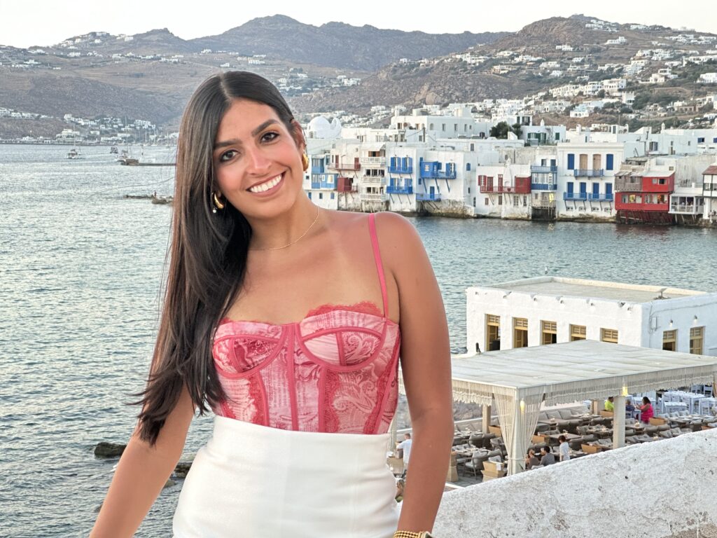 visitando el pueblo de mikonos en grecia ruta de creativos