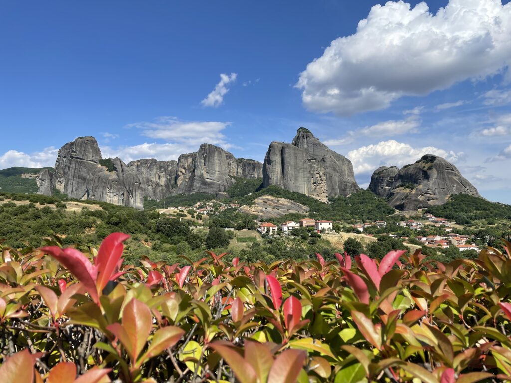 ruta de creativos visitando el meteora en kalambaka grecia